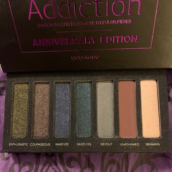 Moodstruck Addiction Palette - Picture 1 of 2